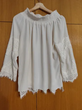 Blusa romántica encaje talla M