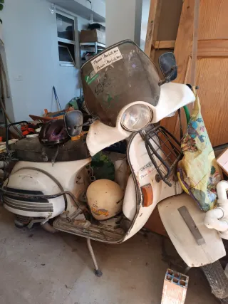 Vespa 200 CC - Moto Clásica