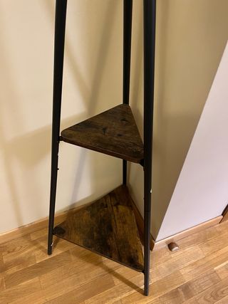 Perchero estilo industrial negro y madera