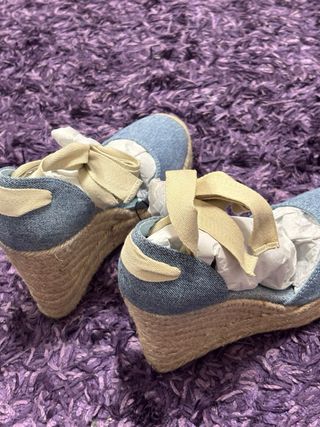 Alpargatas azules sin estrenar Pull and Bear