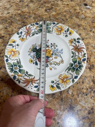 4 Platos de Postre Porcelana , en perfecto estado