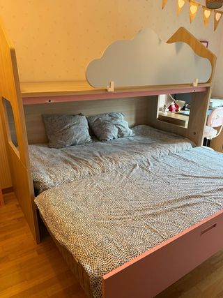 Litera 3 camas con 2 colchones incluidos.