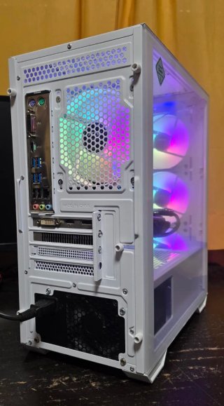 Pc Gaming Ryzen 7 2700 16Gb RX580 8Gb + REGALO