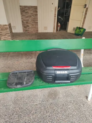 Baúl Shad SH49 con base de anclaje