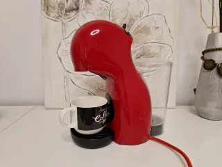 Cafetera Dolce Gusto Roja