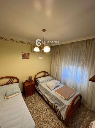 Casa adosada en venta en Yecla