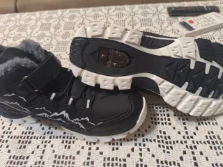 Botas senderismo unisex negras y blancas