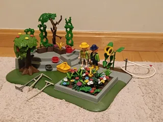 Giardino Playmobil con figure e accessori