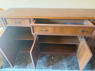 Mueble aparador de madera