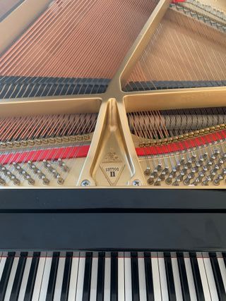 Piano de cola Boston GP-156 diseñado por Steinway