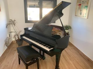 Piano de cola Boston GP-156 diseñado por Steinway