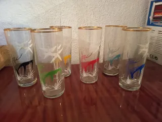 Vasos de colores vintage 1960