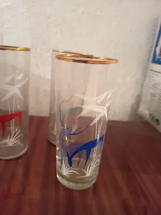 Vasos de colores vintage 1960