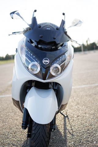 Maxiscooter SYM 400i ABS Blanca