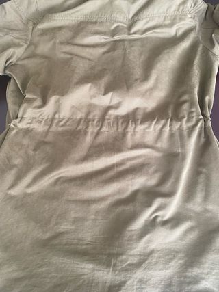 Abrigo largo Zara verde militar forro pelo