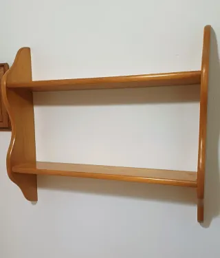 Repisa de madera estilo provenzal