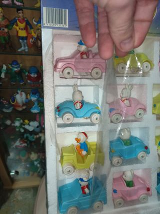 Expositor completo figuras pvc Aldea del Arce