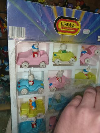 Expositor completo figuras pvc Aldea del Arce