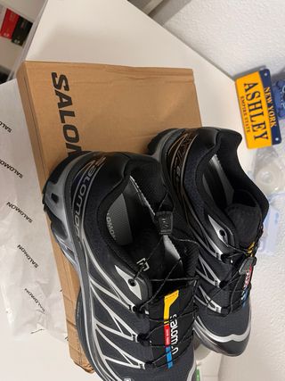 Zapatillas Salomon Gore-Tex Negras y Plateadas