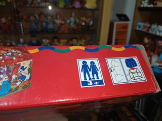 Antigua casita de juguete Josman personajes Disney