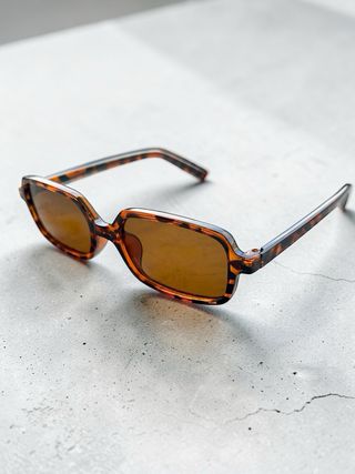 Occhiali da sole rettangolari tartarugati – stile