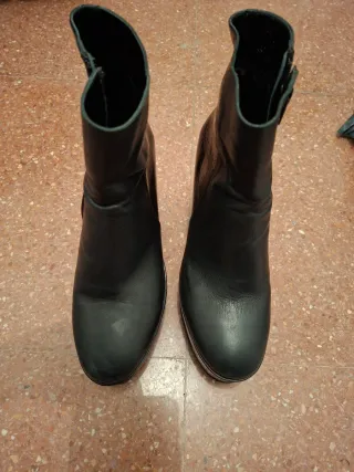 Botas negras de plataforma y tacón