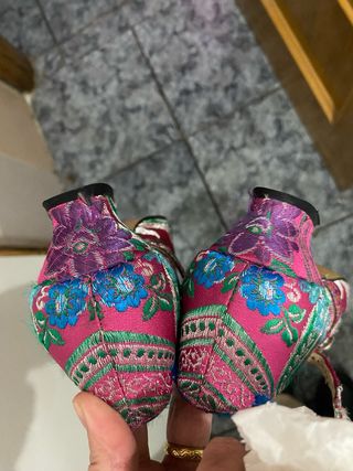 Traje de Fallera Niña fucsia con dos pares de zapt