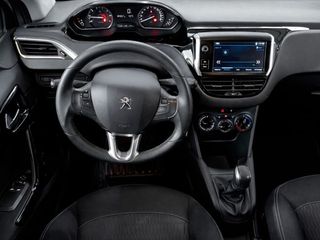 Peugeot 208 PureTech 82 Style 60 kW (82 CV)