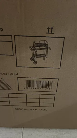 Barbacoa de carbón nueva