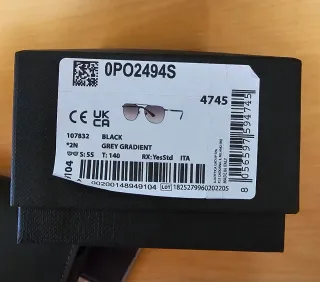 Gafas de sol Persol negras y marrones