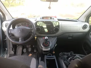 Peugeot Partner 2011