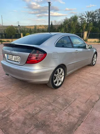 Mercedes-Benz Classe C (206) 2001