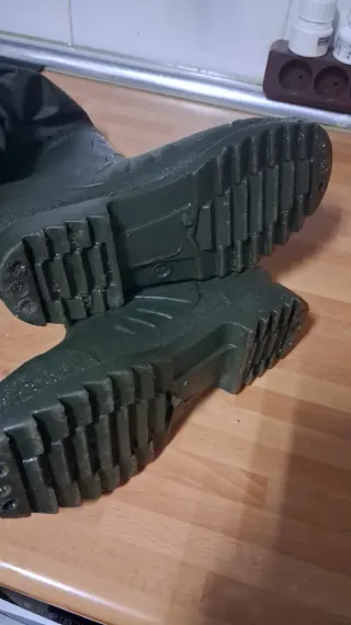 Vadeador de pesca Daiwa verde talla 39