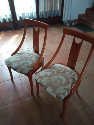 Mesa Comedor + 6 Sillas + Mesa Auxiliar