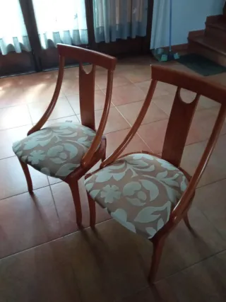 Mesa Comedor + 6 Sillas + Mesa Auxiliar