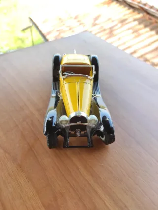 Bugatti Bburago 1:16