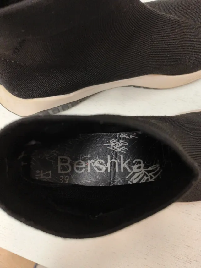 Zapatillas elásticas Bershka negras