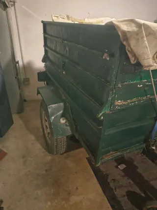 Remolque basculante documentado con lona