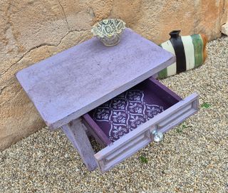 Mesita auxiliar provenzal con cajón