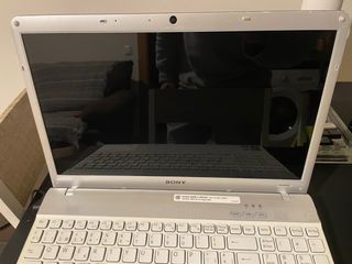 Portátil Sony Vaio i5 8GB RAM 233GB SSD samsung
