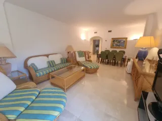 Conjunto Ratan Salon/Porche con sofa mesas butacas