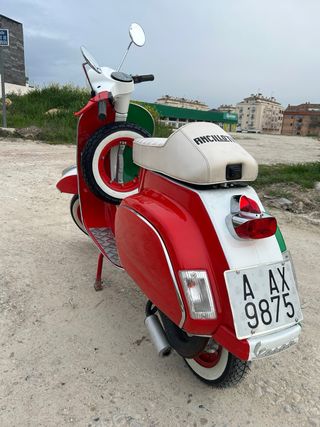 Vespa PK 75 Scooter Tricolor