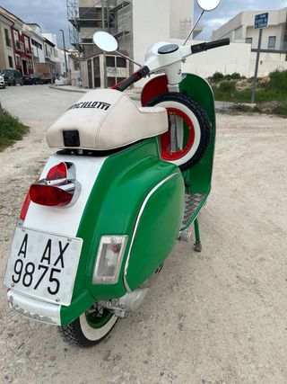 Vespa PK 75 Scooter Tricolor