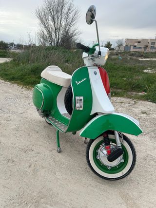 Vespa PK 75 Scooter Tricolor