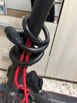 Patinete Eléctrico Negro y Rojo