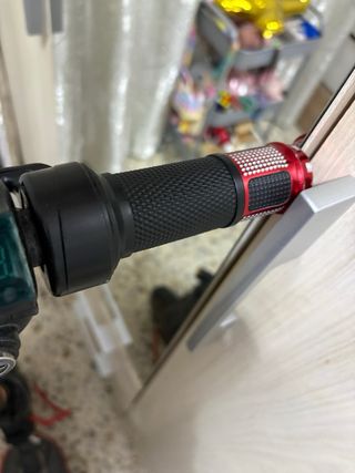 Patinete Eléctrico Negro y Rojo