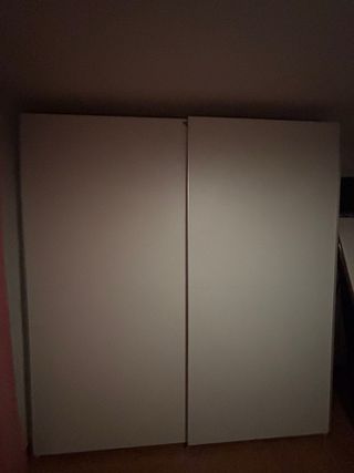 Armario blanco como nuevo