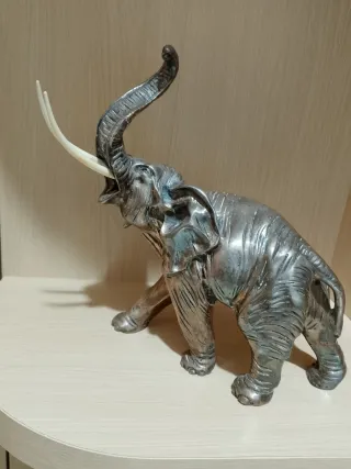 Figura Elefante con baño de plata