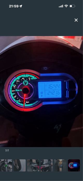 Moto SYM 125 Scooter Plata