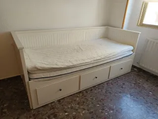 Cama nido blanca con cajones Ikea.